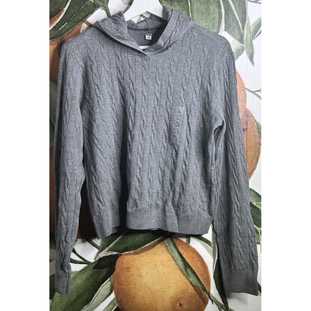 Uniqlo Womens Medium Gray Cable Knit Hooded Sweater Pullover Cozy NWT Soft